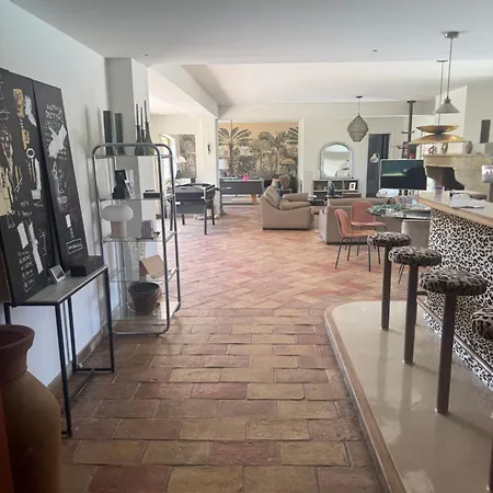 Exceptionnelle Propriete Luxe, Elegante Et Chaleureuse Villa *